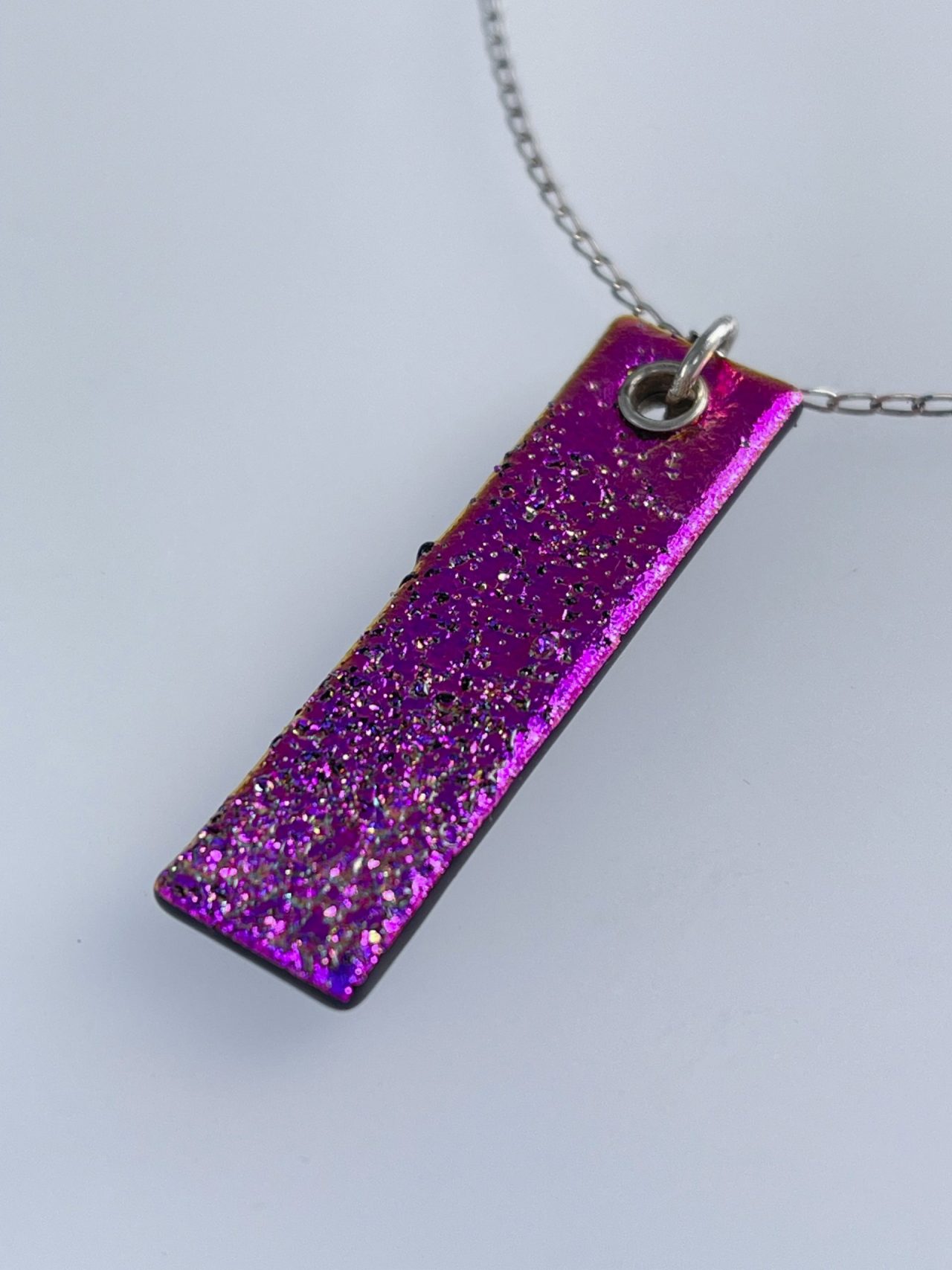 Gift shop – Hot pink pendant